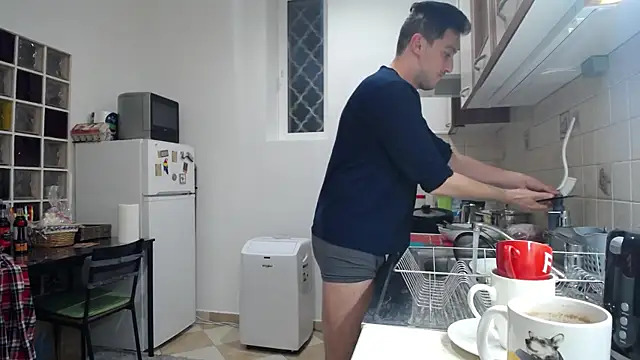 SQUIRRRTER online show from April 10, 2026, 4:12 pm