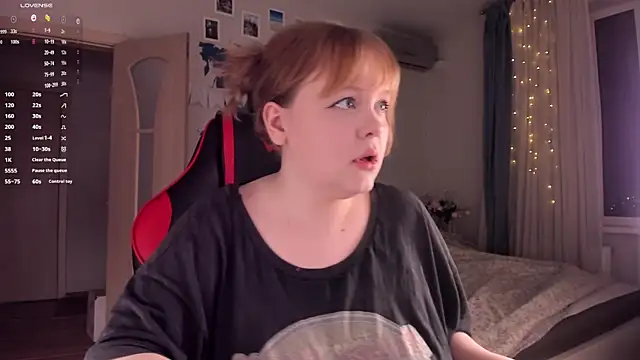 LisaLaas online show from December 3, 2024, 10:29 pm