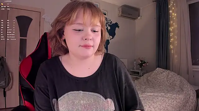 LisaLaas online show from December 7, 2024, 2:35 pm