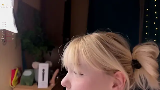 LisaLaas online show from February 13, 2026, 8:27 pm