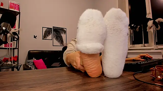 MistyBarnes online show from December 5, 2024, 12:11 pm