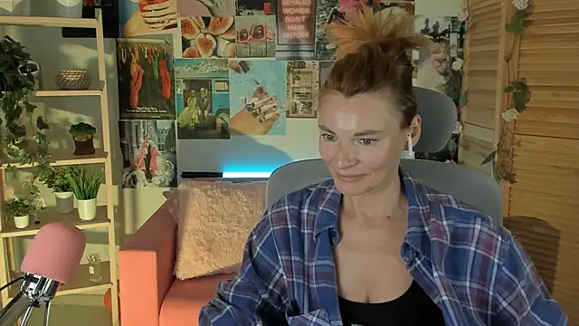 MistyBarnes online show from March 2, 2025, 3:27 pm