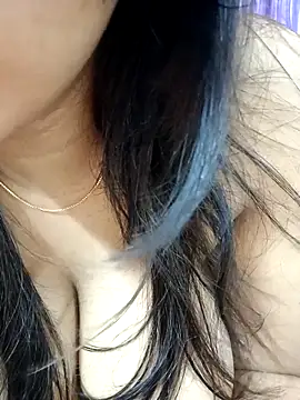 Nia  09 online show from February 18, 2025, 10:14 pm