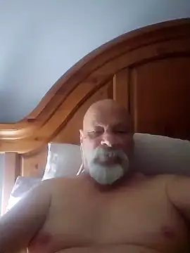 Snapshot of bbwlvr16@xh chatting on May 18, 2026, 5:24 am bbwlvr16xh online show from May 18, 2026, 5:24 am