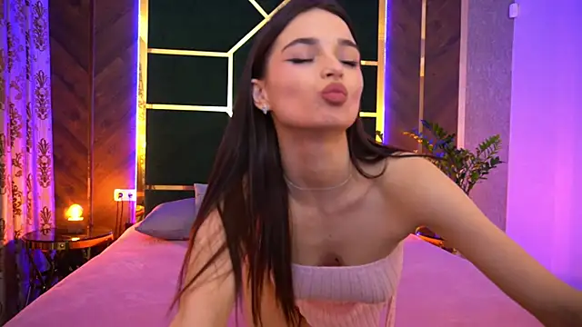 LittleeCutee online show from March 10, 2025, 10:37 am