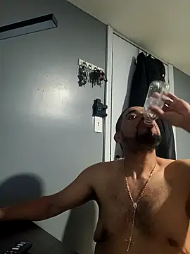 ositomanzo online show from February 15, 2026, 3:36 am