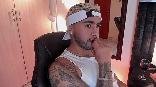 ItsMeEros online show from September 24, 2025, 11:41 pm