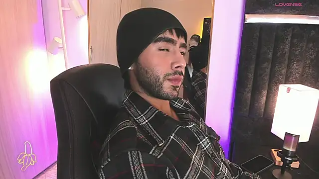 ItsMeEros online show from April 20, 2026, 11:39 pm