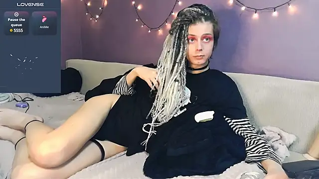 Littlepinkcat online show from March 20, 2025, 7:57 pm