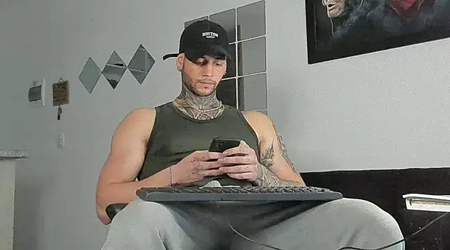  jamesleandros1 online show from March 4, 2025, 9:54 pm