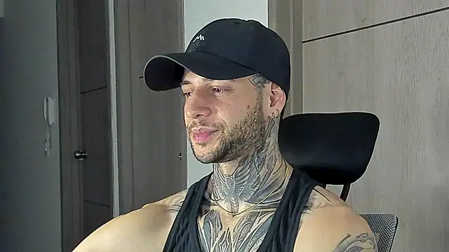  jamesleandros1 online show from September 11, 2025, 2:22 am