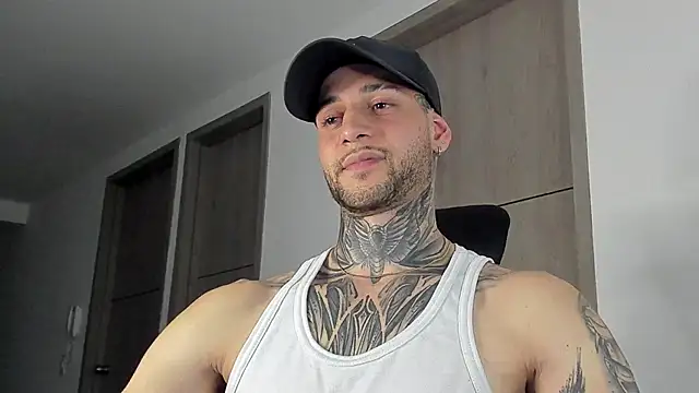  jamesleandros1 online show from September 24, 2025, 2:48 am