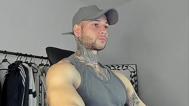  jamesleandros1 online show from October 22, 2025, 2:01 am