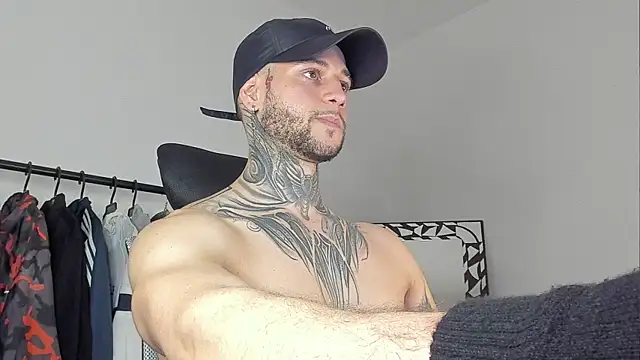  jamesleandros1 online show from November 4, 2025, 1:59 am