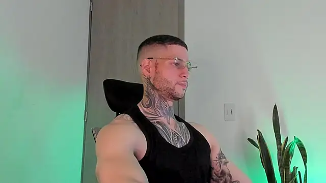  jamesleandros1 online show from February 11, 2026, 3:00 am