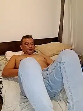 Daddy1972 online show from February 13, 2025, 8:03 pm