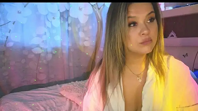 Snapshot of Malika_uAngel chatting on January 15, 2025, 4:57 am Malika uAngel online show from January 15, 2025, 4:57 am