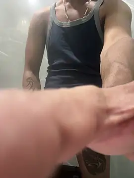 Snapshot of sunny27 chatting on March 7, 2025, 6:57 am sunny27 online show from March 7, 2025, 6:57 am