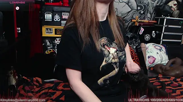 Silentmary online show from February 26, 2025, 5:07 pm