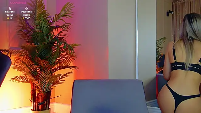 Avril Cyrus online show from November 19, 2025, 8:14 am