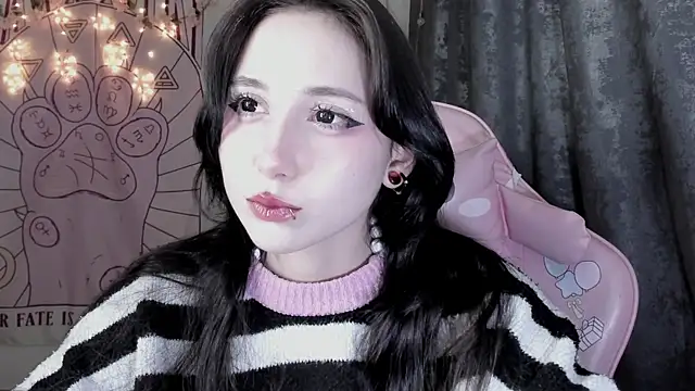 Holy420lolii online show from October 11, 2025, 7:12 pm