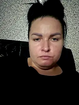 GeorgiaLerox online show from December 3, 2025, 3:32 pm