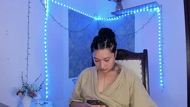 Eva Lee  online show from March 10, 2026, 9:47 am