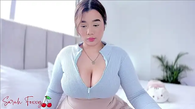 Foxxy222  online show from February 11, 2025, 9:46 pm