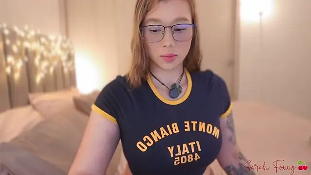 Foxxy222  online show from February 24, 2026, 1:36 am