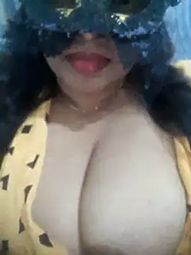 Snapshot of chubby_wife chatting on June 5, 2026, 2:45 pm chubby wife online show from June 5, 2026, 2:45 pm
