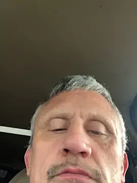 prekumstud online show from April 23, 2026, 1:07 am