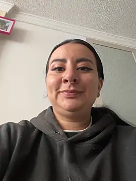 Abril Luv online show from March 25, 2026, 1:50 pm