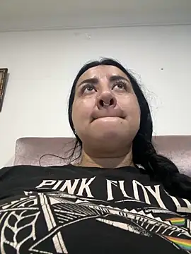 Abril Luv online show from May 18, 2026, 1:13 am