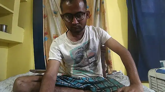 Snapshot of Cute_boy2000 chatting on December 8, 2024, 10:30 am Cute boy2000 online show from December 8, 2024, 10:30 am