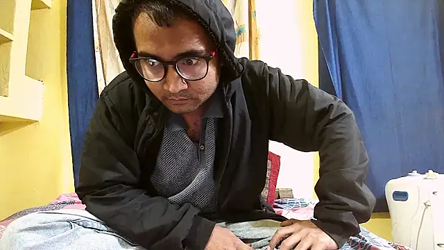 Snapshot of Cute_boy2000 chatting on December 31, 2024, 10:12 pm Cute boy2000 online show from December 31, 2024, 10:12 pm