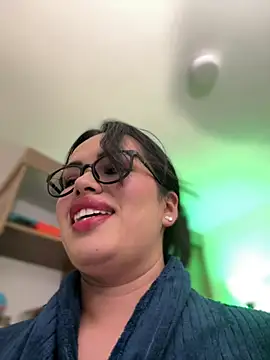 Snapshot of andra_rose chatting on January 21, 2025, 2:22 am andra rose online show from January 21, 2025, 2:22 am