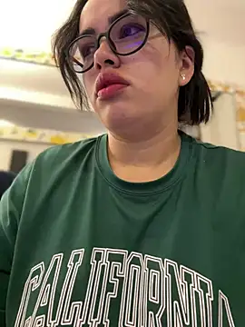 Snapshot of andra_rose chatting on January 24, 2025, 12:20 am andra rose online show from January 24, 2025, 12:20 am