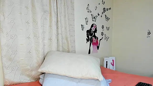 Juli Castillo8 online show from March 9, 2025, 1:26 pm