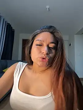 LuceroRm online show from September 12, 2025, 5:40 am