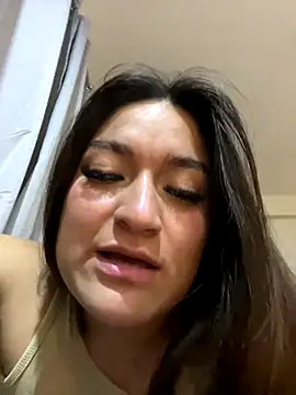 LuceroRm online show from December 18, 2025, 4:07 am