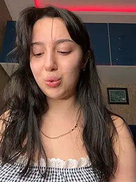 Tasty Nora online show from April 17, 2026, 6:44 pm