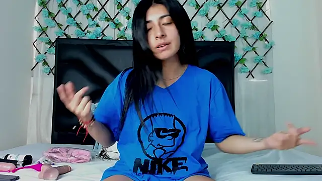 EmmaWilliamss online show from January 31, 2025, 3:33 pm