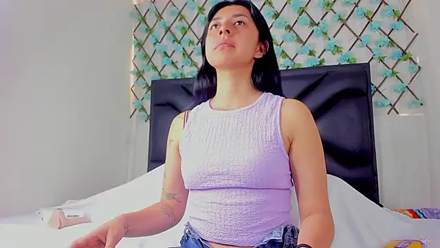 EmmaWilliamss online show from April 5, 2026, 4:59 pm