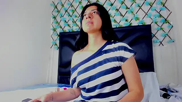 EmmaWilliamss online show from June 3, 2026, 12:08 pm