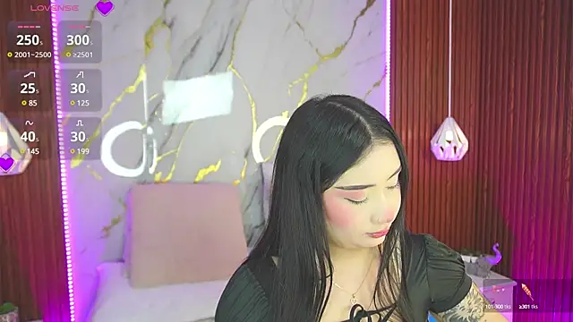 haylie  online show from January 15, 2025, 4:04 am