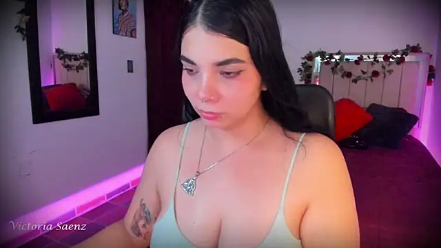 victoriaasaenz  online show from March 5, 2026, 1:01 am