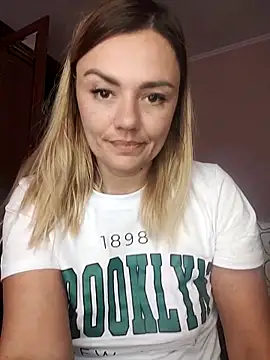 KrissSexi online show from October 5, 2025, 11:08 am