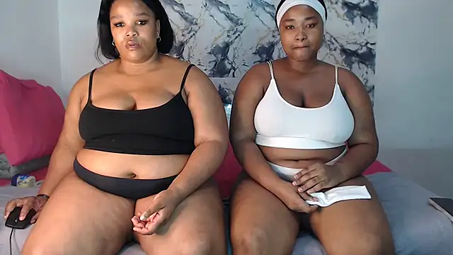 SexyAmeena2002 online show from April 17, 2026, 8:01 pm