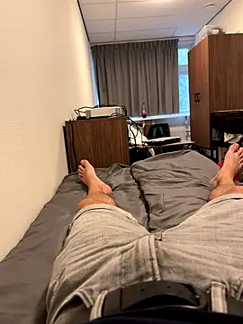 mihaixxx1 online show from September 20, 2025, 1:23 pm