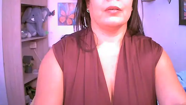 Snapshot of ChiaraFioree chatting on April 29, 2026, 8:04 pm ChiaraFioree online show from April 29, 2026, 8:04 pm